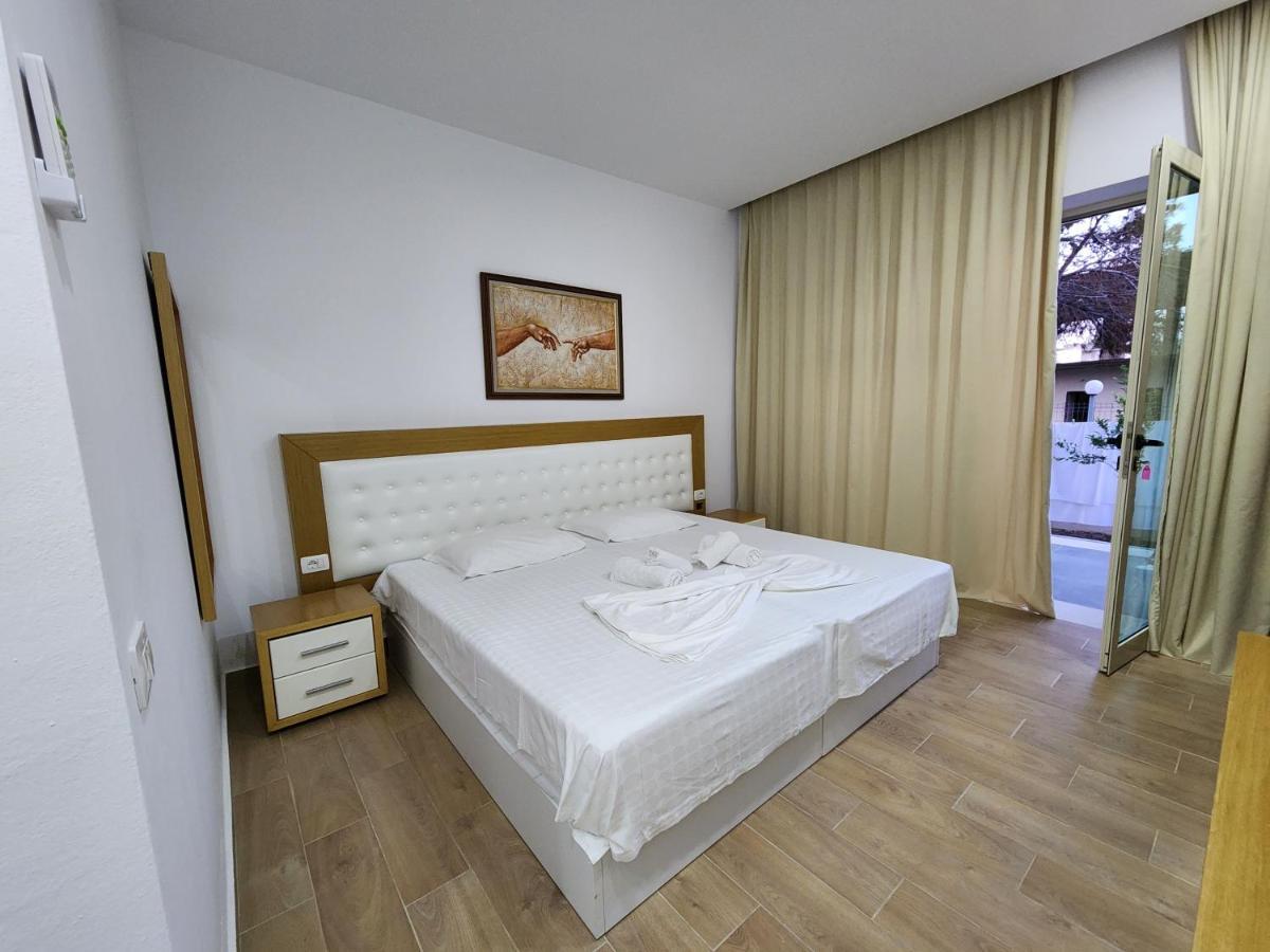 Sea Front Villa Vlorë Exterior foto