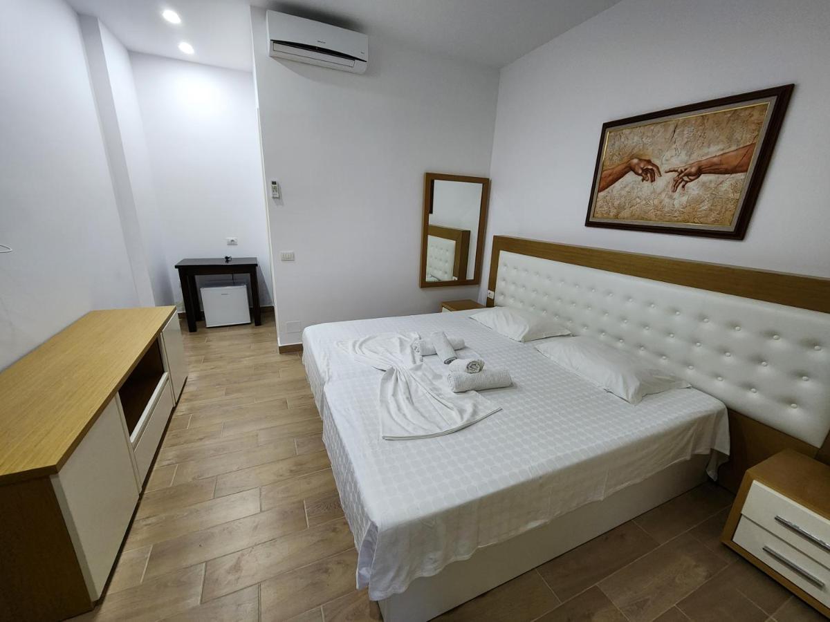 Sea Front Villa Vlorë Exterior foto